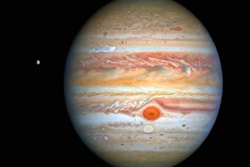 یک تایم لپس خیره کننده از سیاره مشتری که با نیم میلیون عکس ساخته شده است